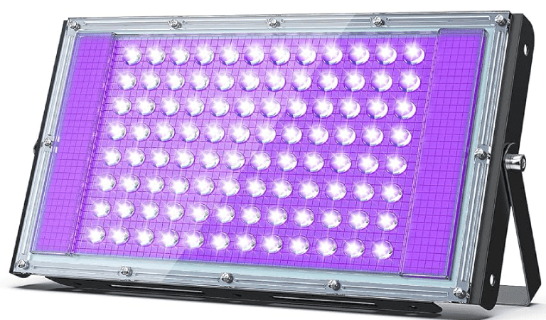 UV / Ultravioletinių Lempų Nuoma Renginiams Vilniuje – Išskirtiniai Šviesos Efektai Už Prieinamą Kainą Organizuojant renginį, ypatingai svarbu sukurti unikalią atmosferą, kuri išliktų atmintyje visiems svečiams. Vienas iš veiksmingiausių būdų tai padaryti – pasirinkti ultravioletinį apšvietimą, kuris pagyvina erdvę ir išryškina fluorescencinius elementus, suteikiant renginiui mistiškumo ir įspūdingumo. UV / ultravioletinių lempų nuoma Vilniuje – tai puiki galimybė padaryti jūsų vakarėlį, šventę ar kitą renginį ypatingą, pritraukiant dėmesį ryškiais ir unikalais šviesos efektais. UV Lempos Nuoma – Užtikrinta Kokybė ir Profesionalumas Mes siūlome UV lempų nuomą už prieinamą kainą, užtikrinant aukščiausią kokybę ir profesionalumą. Visos mūsų nuomojamos UV lempos buvo patikrintos ir klientų jau įvertintos už patikimumą bei efektyvumą. Pasirinkdami mus, jūs gaunate ne tik įrangą, bet ir profesionalią konsultaciją bei pagalbą, padėsiančią išsirinkti tinkamiausią šviesos sprendimą pagal jūsų renginio specifiką. Kodėl UV Apšvietimas yra Idealus Sprendimas Renginiams? UV apšvietimas, dažnai vadinamas blacklight efektu, sukuria unikalią šviesos atmosferą, išryškinant tam tikras spalvas, ypač fluorescencinius ar baltus atspalvius. Šio tipo apšvietimas puikiai tinka įvairiems renginiams: Vakarėliams ir šventėms – UV lempos pridės gyvybingumo ir spalvingumo, paversdamos bet kokią erdvę į žaismingą ir gyvą aplinką. Klubams ir naktiniams renginiams – UV lempos padeda sukurti tikrą klubinę atmosferą, kur šviesos ir šešėliai sukuria intriguojančią, įtraukiančią aplinką. Teminiams vakarams ar spektakliams – UV apšvietimas išryškina specialias dekoracijas, neoninius drabužius ir kitus šviesos efektus, suteikdamas renginiui ypatingą estetiką. Platus UV Lempų Pasirinkimas Jūsų Poreikiams Mūsų UV lempų nuoma Vilniuje siūlo platų asortimentą, kad galėtumėte pasirinkti tinkamiausią sprendimą savo renginiui. Turime įvairių galingumų UV lempas ir prožektorius, kurie gali būti naudojami skirtingo dydžio erdvėse – nuo mažų vakarėlių iki didelių renginių ar koncertų. Ultravioletinių Prožektorių Nuoma Jei norite dar įspūdingesnio šviesos efekto, galime pasiūlyti UV prožektorių nuomą. Galingesni ultravioletiniai prožektoriai užtikrins ryškesnį šviesos srautą, apšvies didesnę erdvę ir sukurs dar įspūdingesnį vizualinį efektą. Tai idealiai tinka lauko renginiams, koncertams ar festivaliams, kur reikia intensyvesnio apšvietimo. Ultravioletinių Lempų Nuoma Vakarėliams Ultravioletinės lempos – tai nepakeičiamas atributas bet kokiam vakarėliui. Jos ne tik suteikia ypatingą apšvietimą, bet ir išryškina spalvų intensyvumą, sukurdamos neoninį efektą. UV apšvietimas tinka tiek mažesniems, tiek didesniems vakarėliams, kur svarbu išryškinti teminius dekoro elementus ar specialius efektus, kaip dažai, švytintys drabužiai ar dekoracijos. Profesionalumas ir Aukščiausia Kokybė Mūsų prioritetas – užtikrinti aukščiausią nuomojamos įrangos kokybę ir teikti profesionalias paslaugas. Kiekvieną renginį vertiname individualiai, tad mūsų komanda pasiruošusi patarti, kokie apšvietimo sprendimai geriausiai atitiks jūsų poreikius. Nuomojamos lempos atitinka visus techninius reikalavimus, yra patikrintos ir tinkamos naudoti įvairių tipų renginiuose. Kuo Mes Išsiskiriame? Prieinama kaina – Siūlome UV lempų nuomą už konkurencingą kainą, neprarandant kokybės. Platus pasirinkimas – Turime įvairių tipų UV lempas ir prožektorius, kurie gali būti pritaikyti skirtingiems renginiams. Profesionalumas – Mūsų komanda pasiruošusi padėti jums išsirinkti tinkamiausią sprendimą ir užtikrinti kokybišką apšvietimą. Patikimumas – Visi įrenginiai patikrinti ir paruošti naudojimui, todėl galite būti tikri, kad jūsų renginio apšvietimas veiks be priekaištų. Išskirtinė Atmosfera Jūsų Renginyje UV apšvietimas suteikia galimybę kurti unikalius šviesos efektus ir pritraukti dėmesį prie specifinių renginio elementų. Nesvarbu, ar planuojate mažą šventę, ar didelį viešą renginį – UV lempų nuoma Vilniuje padės sukurti atmosferą, kuri paliks neišdildomą įspūdį jūsų svečiams. Pasirinkite profesionalią ir patikimą UV lempų nuomos paslaugą, kuri užtikrins, kad jūsų renginys būtų apšviestas efektyviai ir įspūdingai!